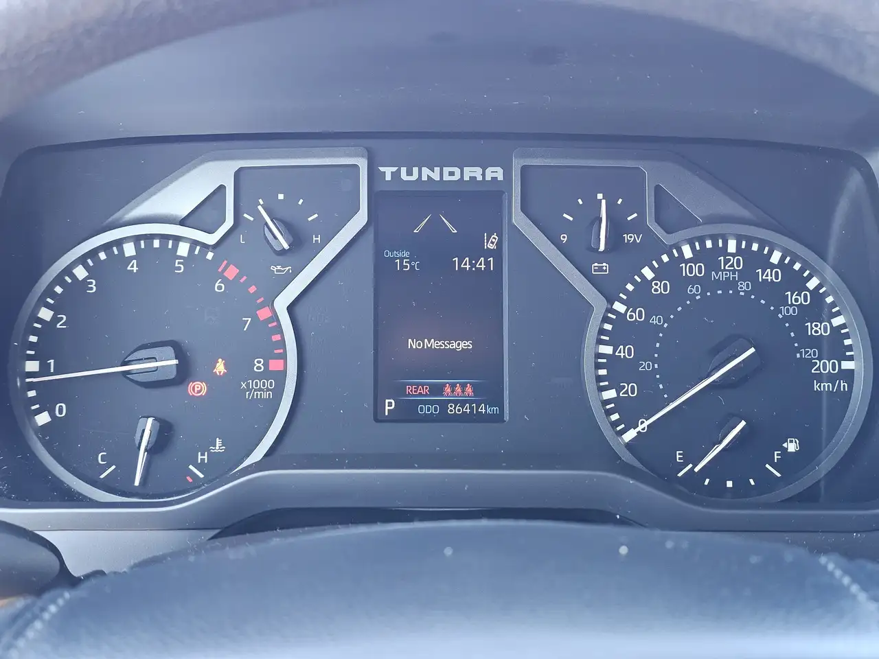 Toyota Tundra снимка Toyota Tundra