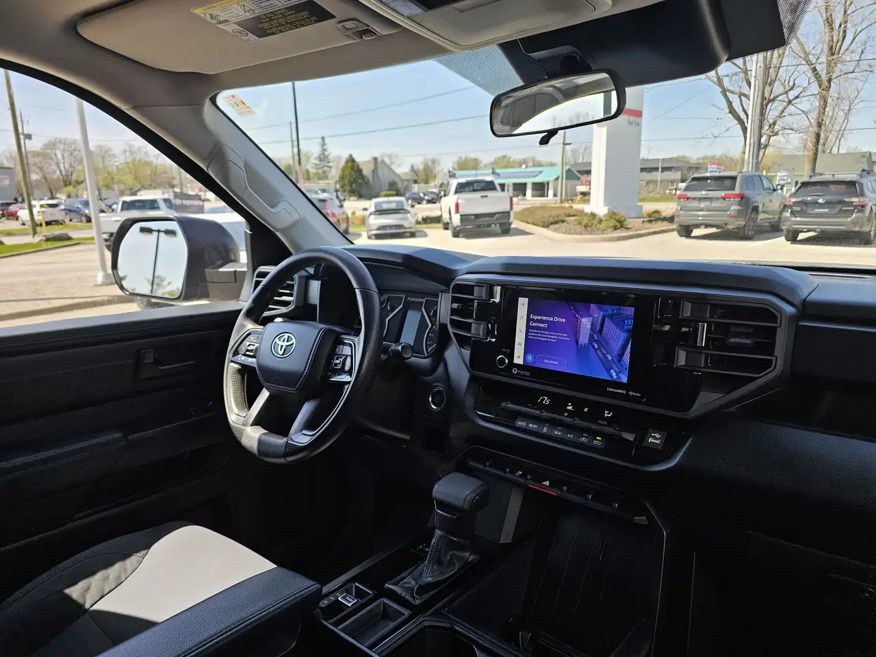 Toyota Tundra снимка Toyota Tundra