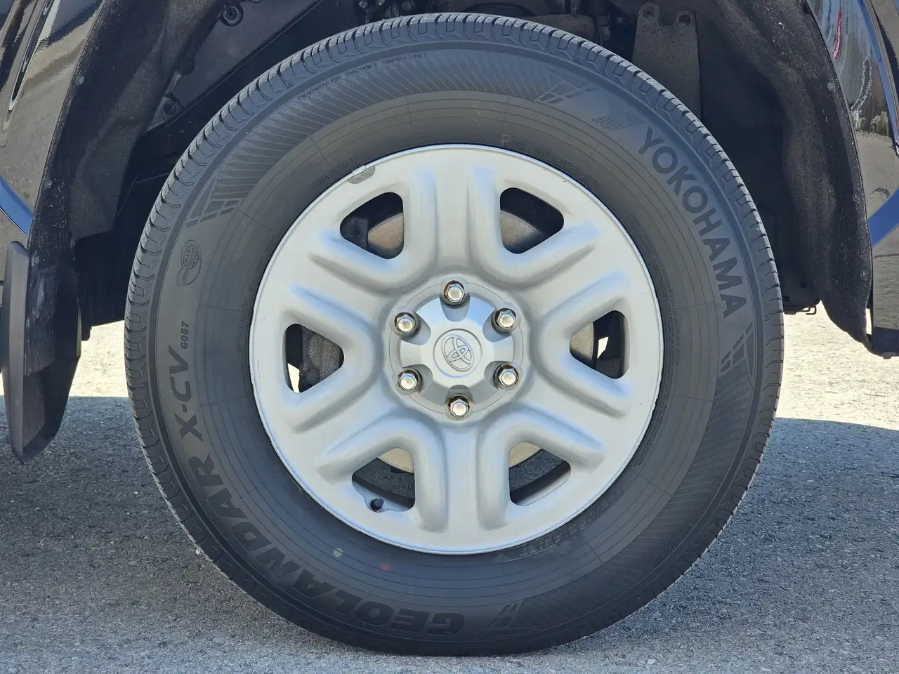 Toyota Tundra снимка Toyota Tundra