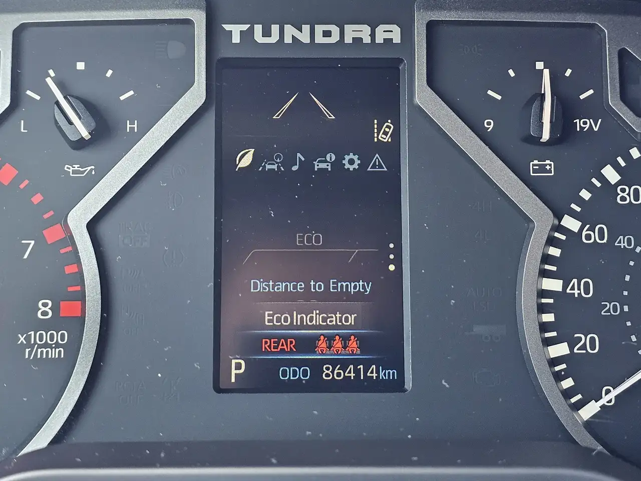 Toyota Tundra снимка Toyota Tundra