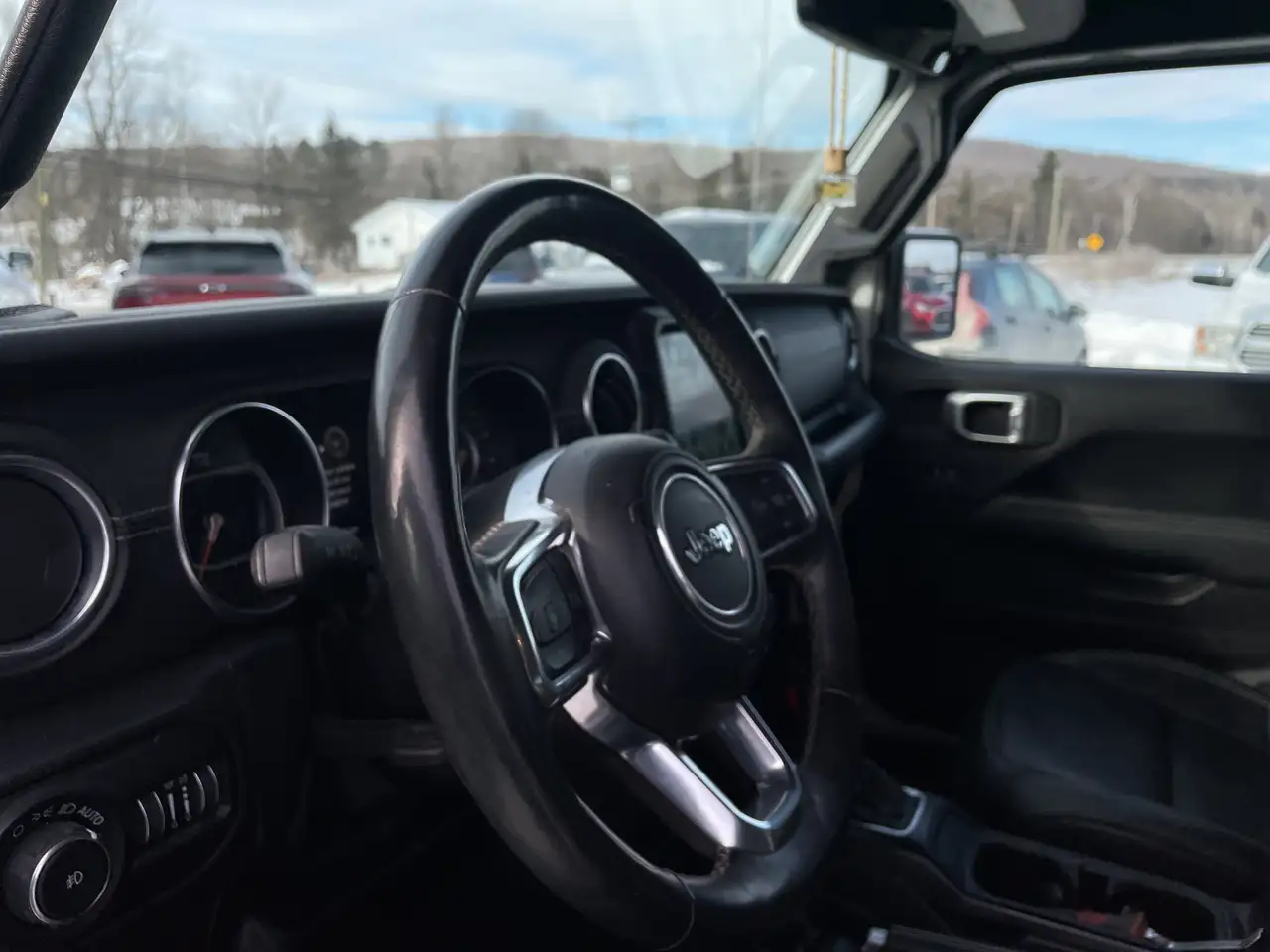 Jeep Wrangler снимка Jeep Wrangler