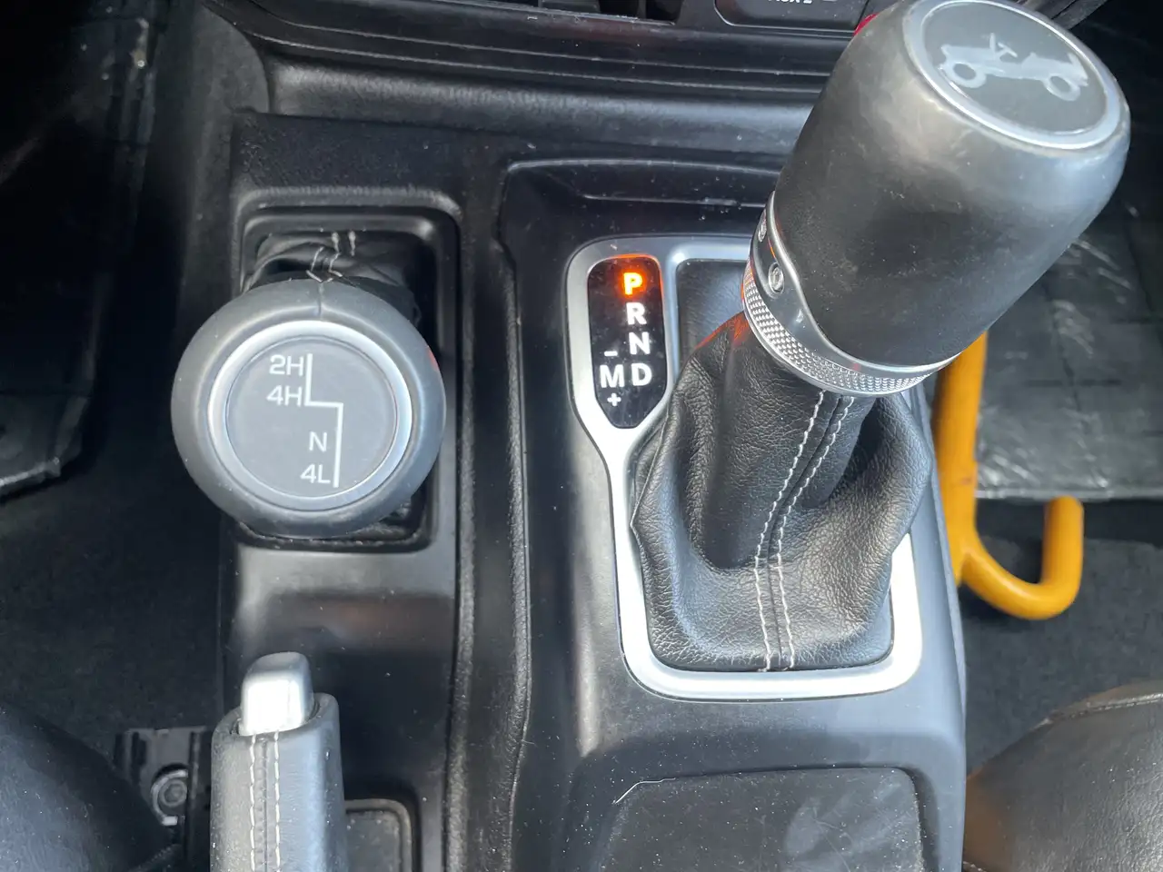 Jeep Wrangler снимка Jeep Wrangler