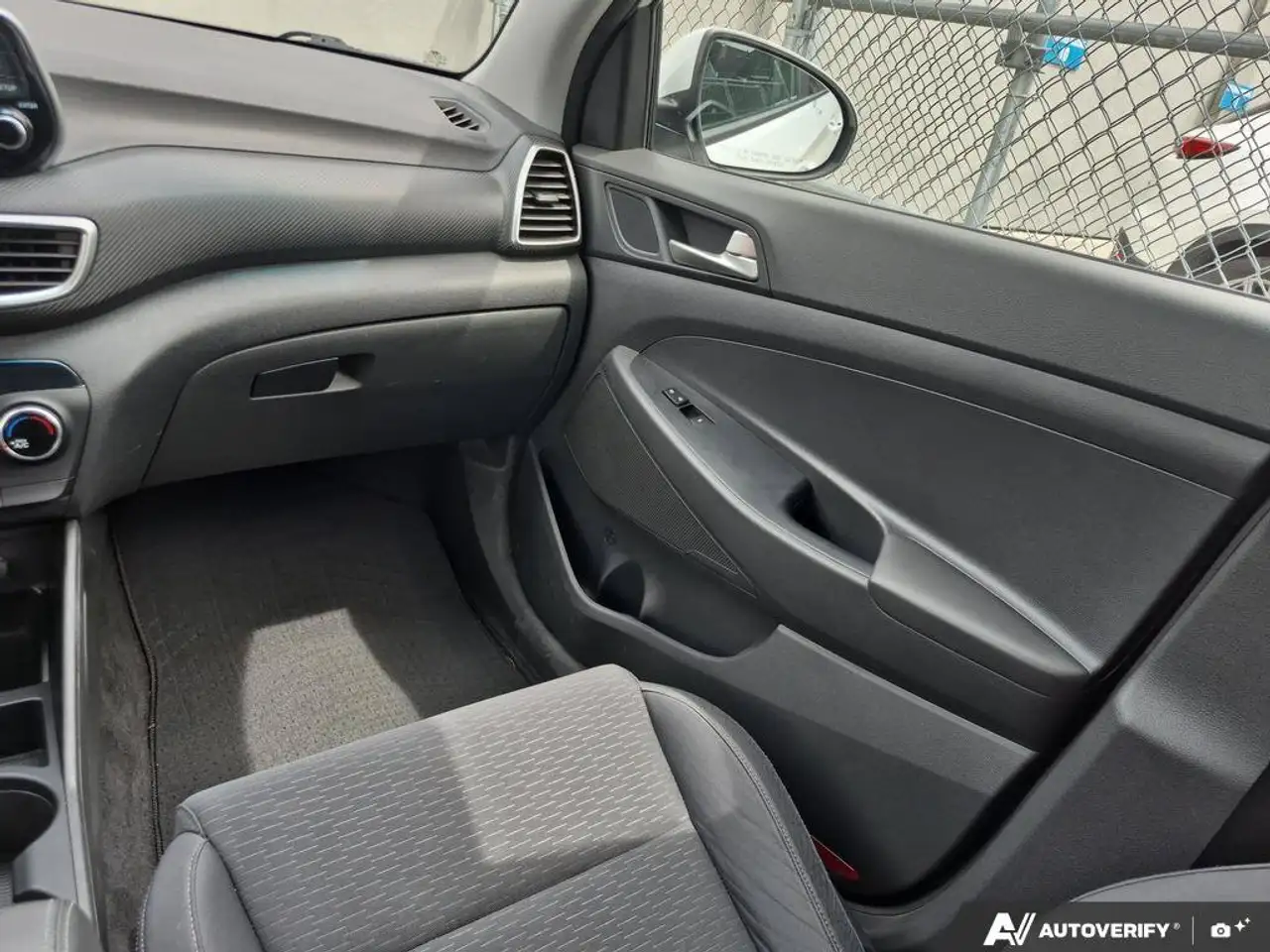 Hyundai TUCSON photo Hyundai TUCSON