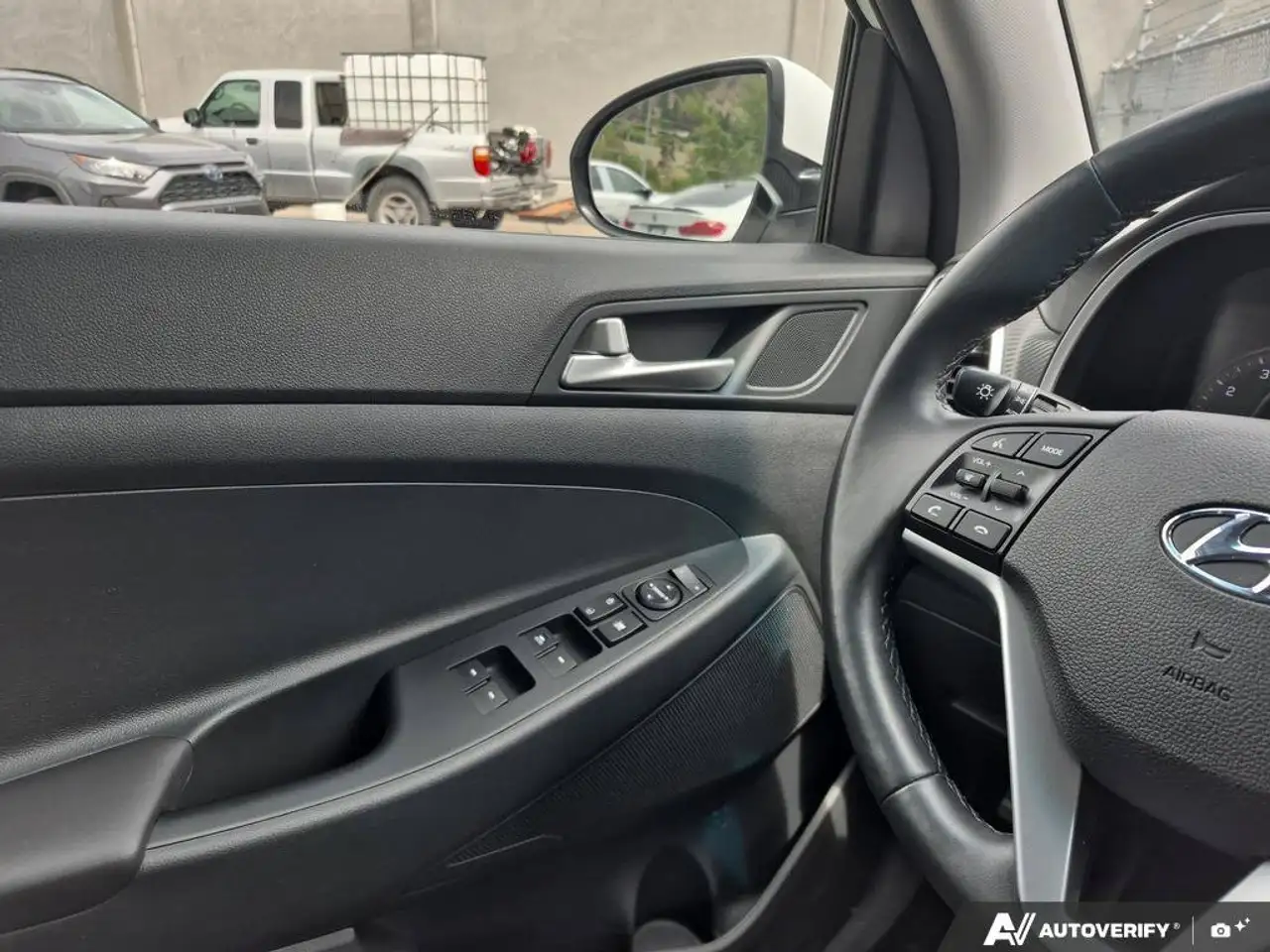Hyundai TUCSON photo Hyundai TUCSON