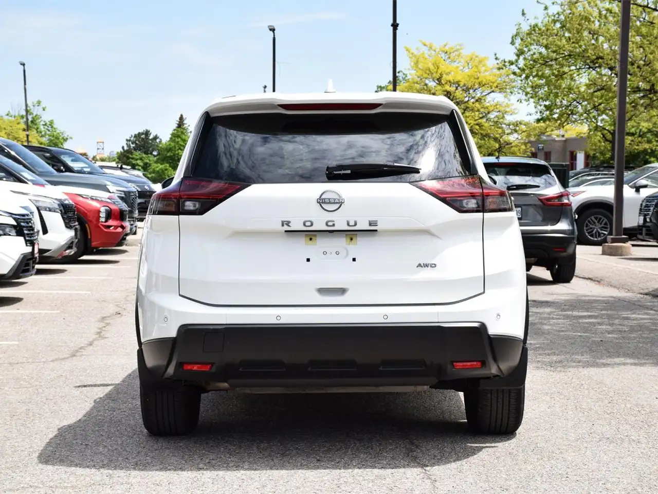 Nissan Rogue снимка Nissan Rogue