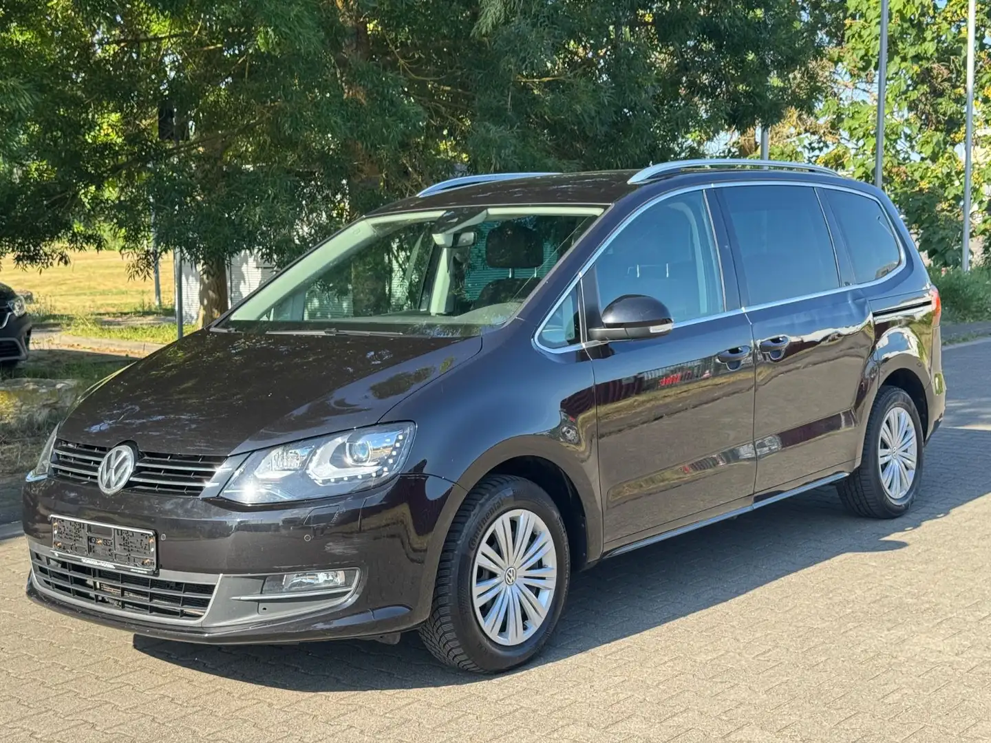 Volkswagen Sharan 2.0 TDI Highline *Kamera*Xenon*Alcantara* Zwart - 1