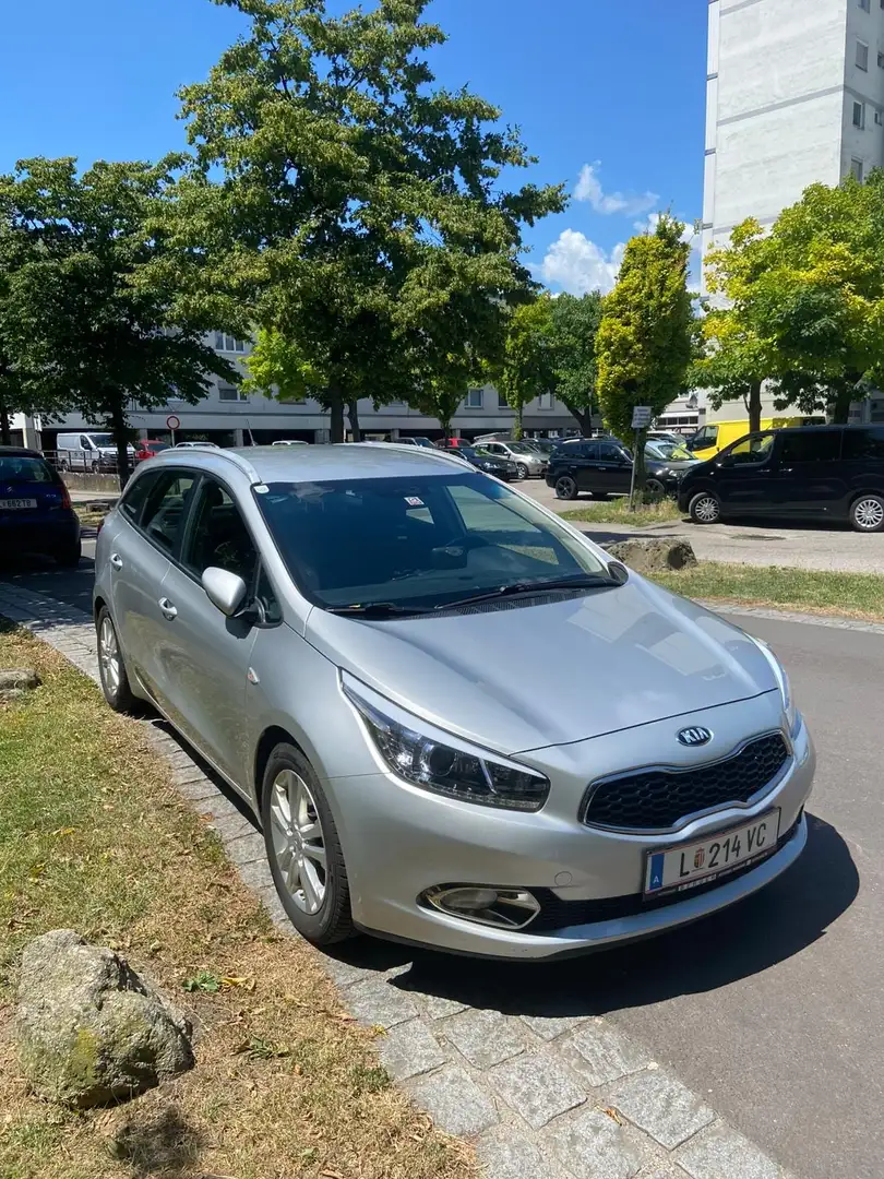 Kia Ceed / cee'd 1,6 CRDi Silber - 1
