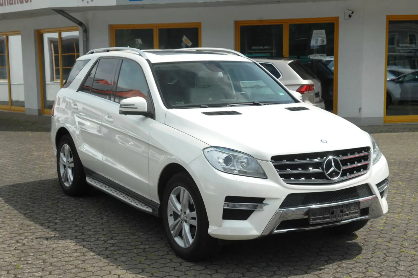 Mercedes-Benz ML 350 4Matic Navi Leder SD Memory Weiß - 2