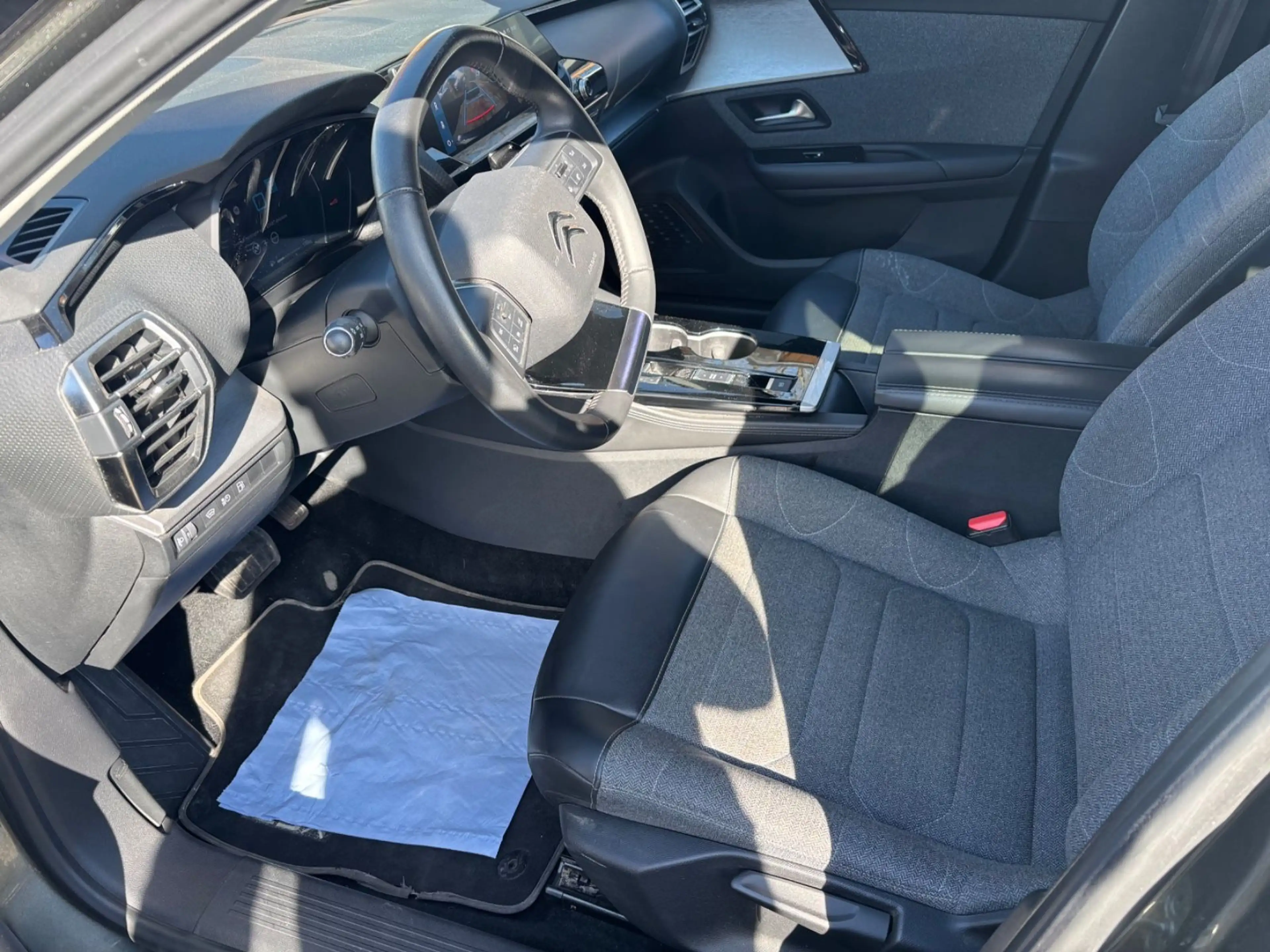 Citroen C5 X Feel Pack Hybrid — photo 11