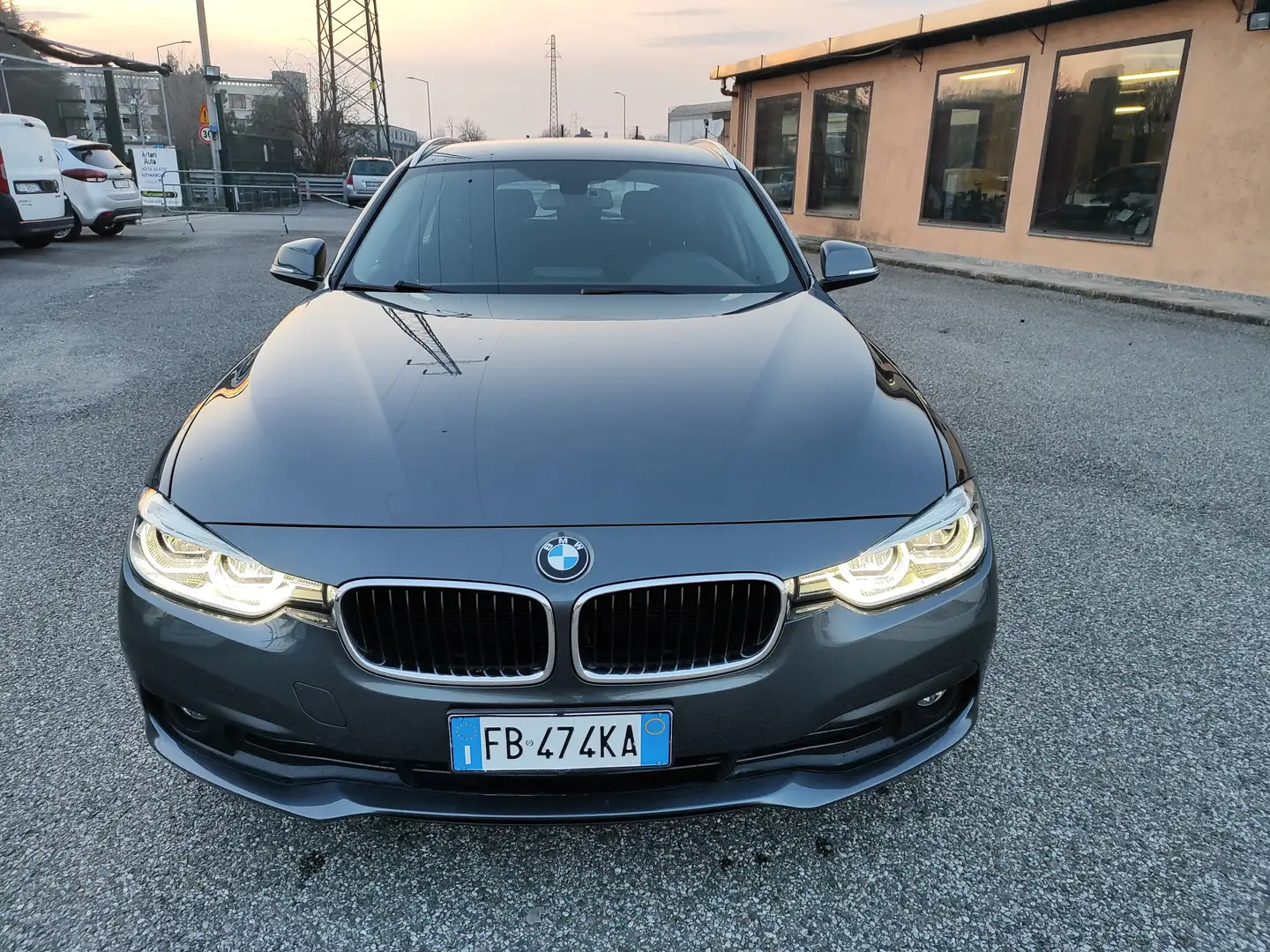 BMW 318 d Touring Sport auto Grijs - 1