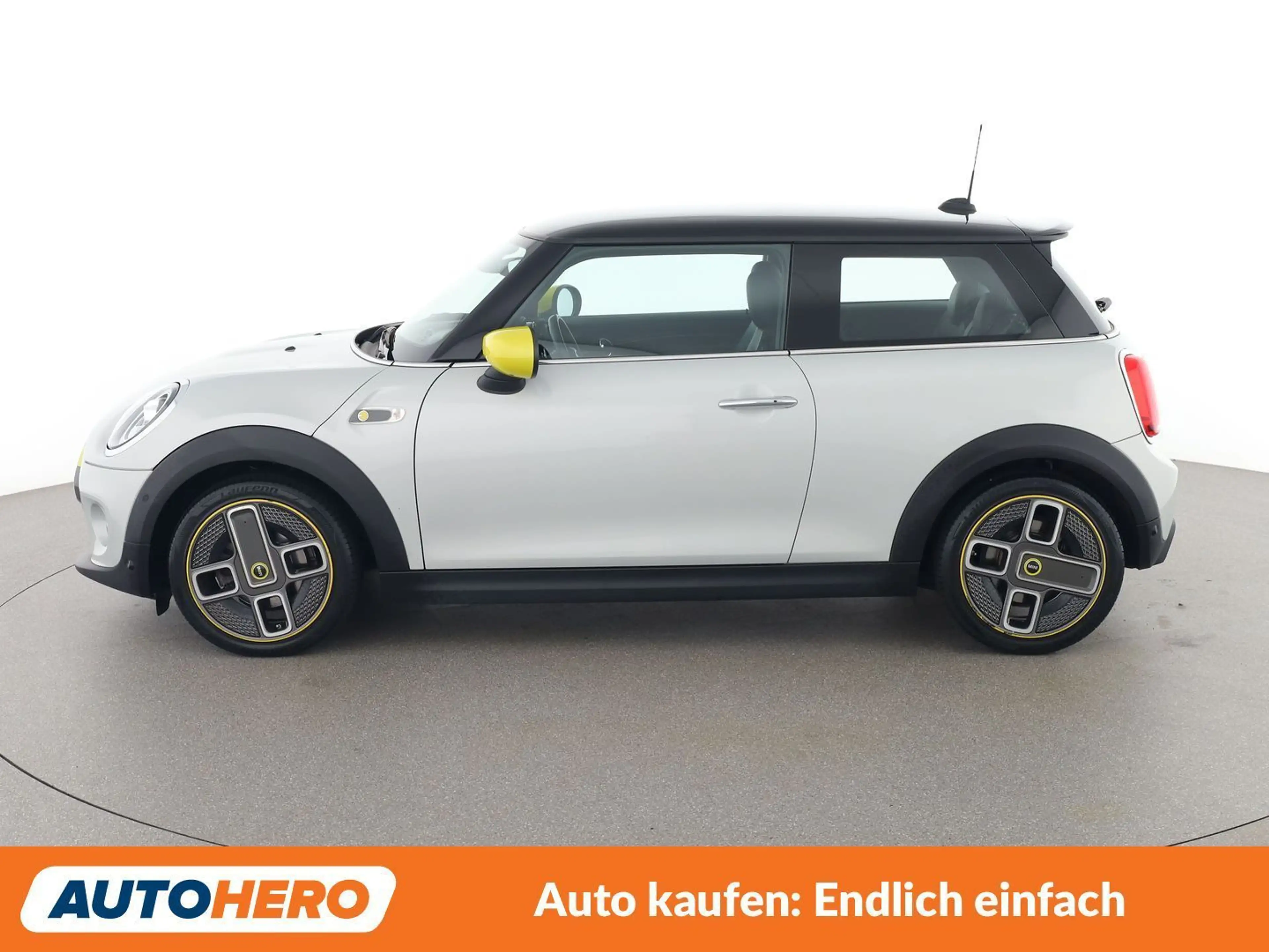 MINI Cooper SE Cooper SE Trim L — photo 3