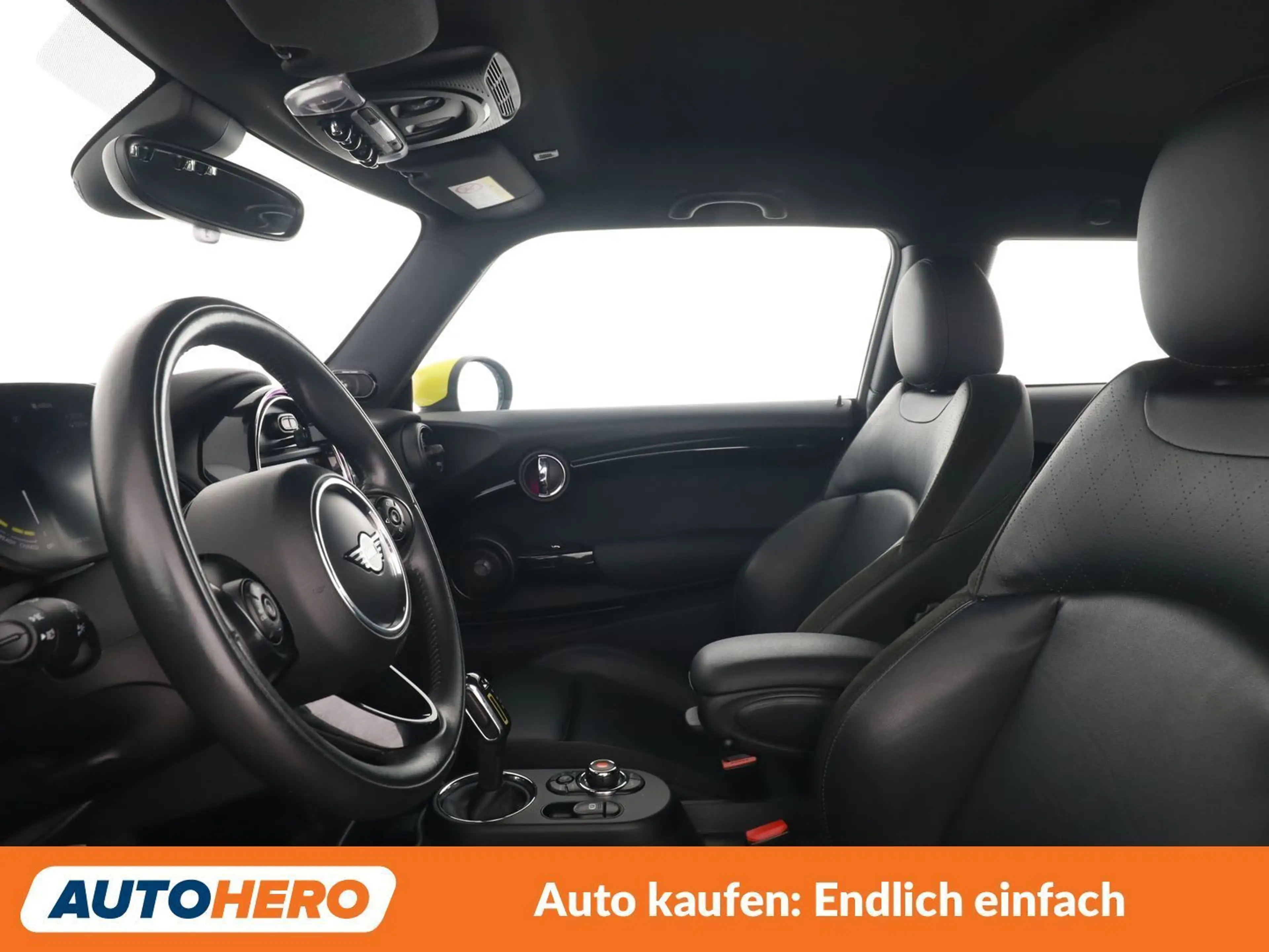 MINI Cooper SE Cooper SE Trim L — photo 11