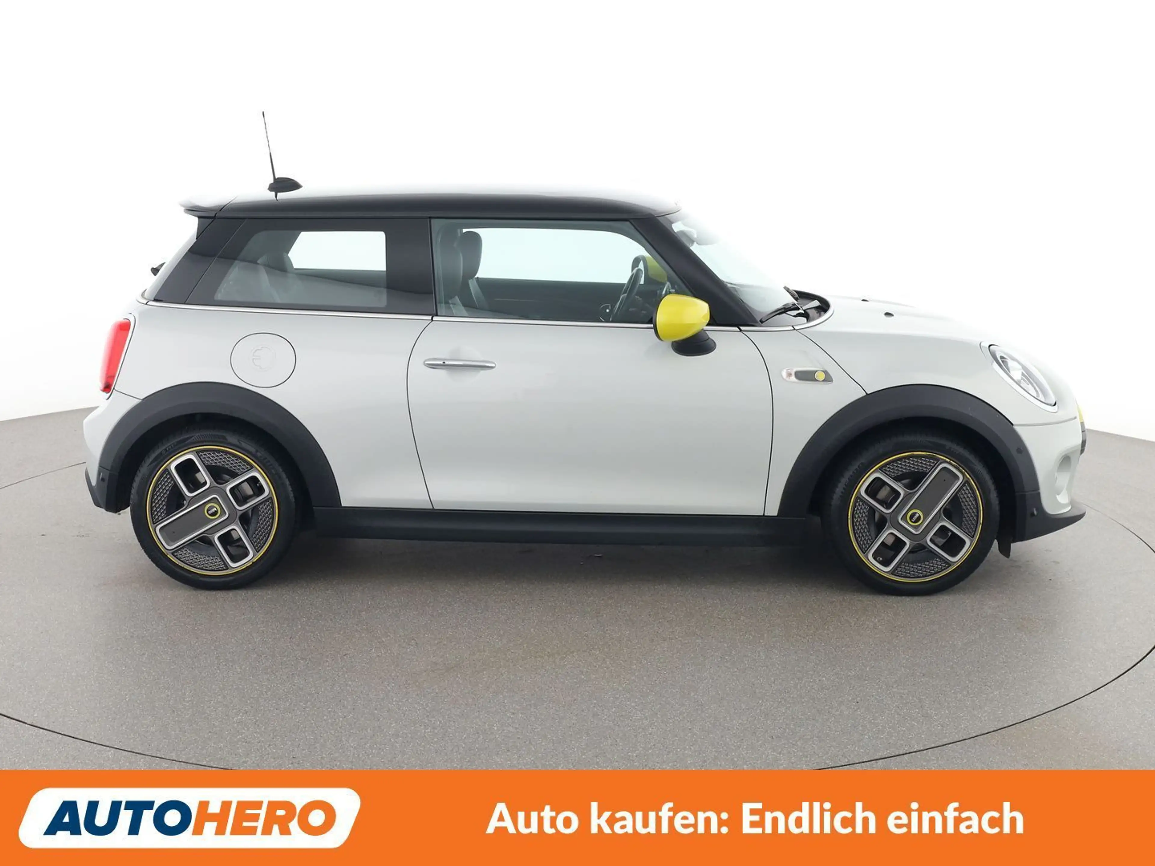 MINI Cooper SE Cooper SE Trim L — photo 7