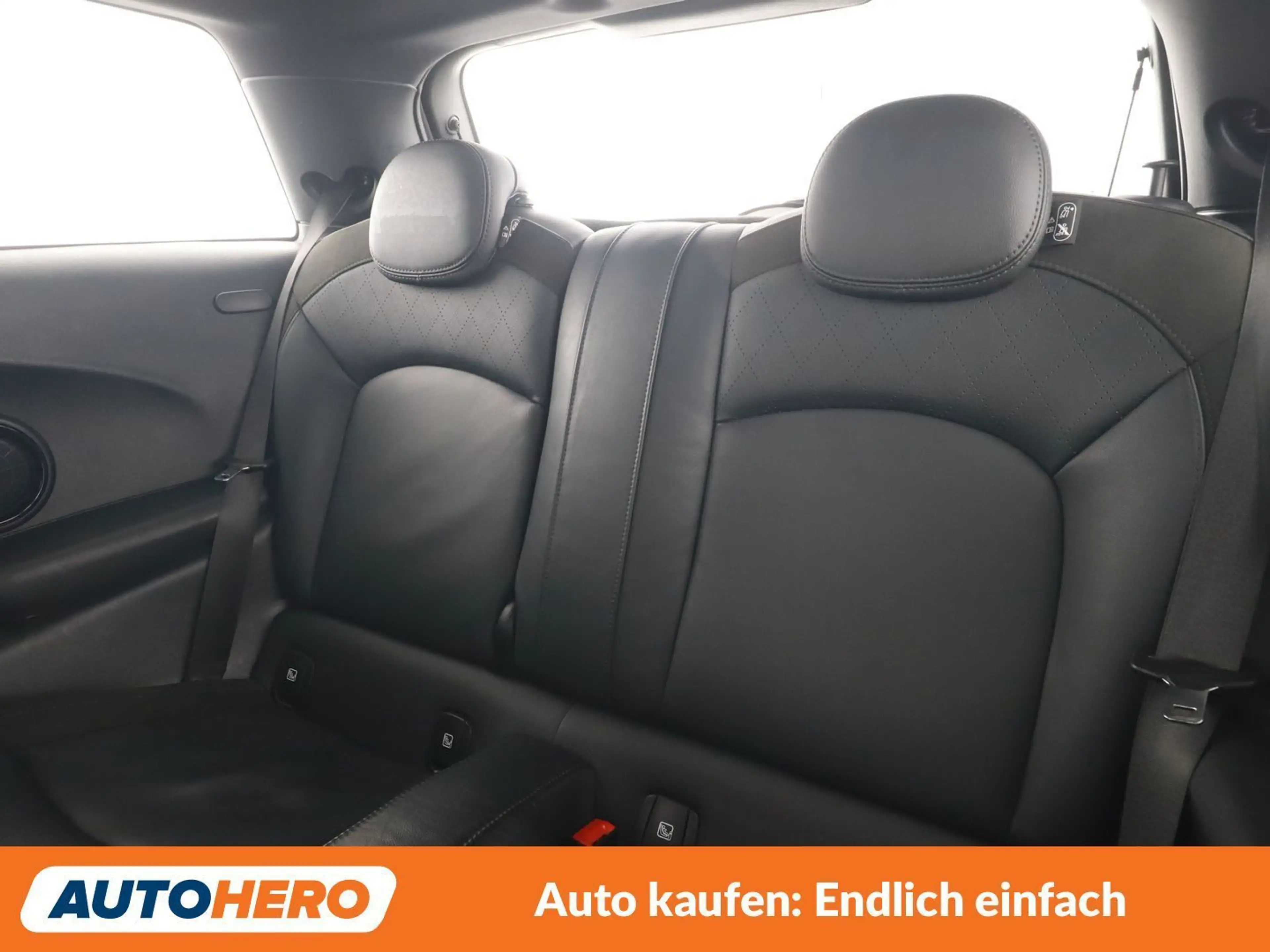 MINI Cooper SE Cooper SE Trim L — photo 15