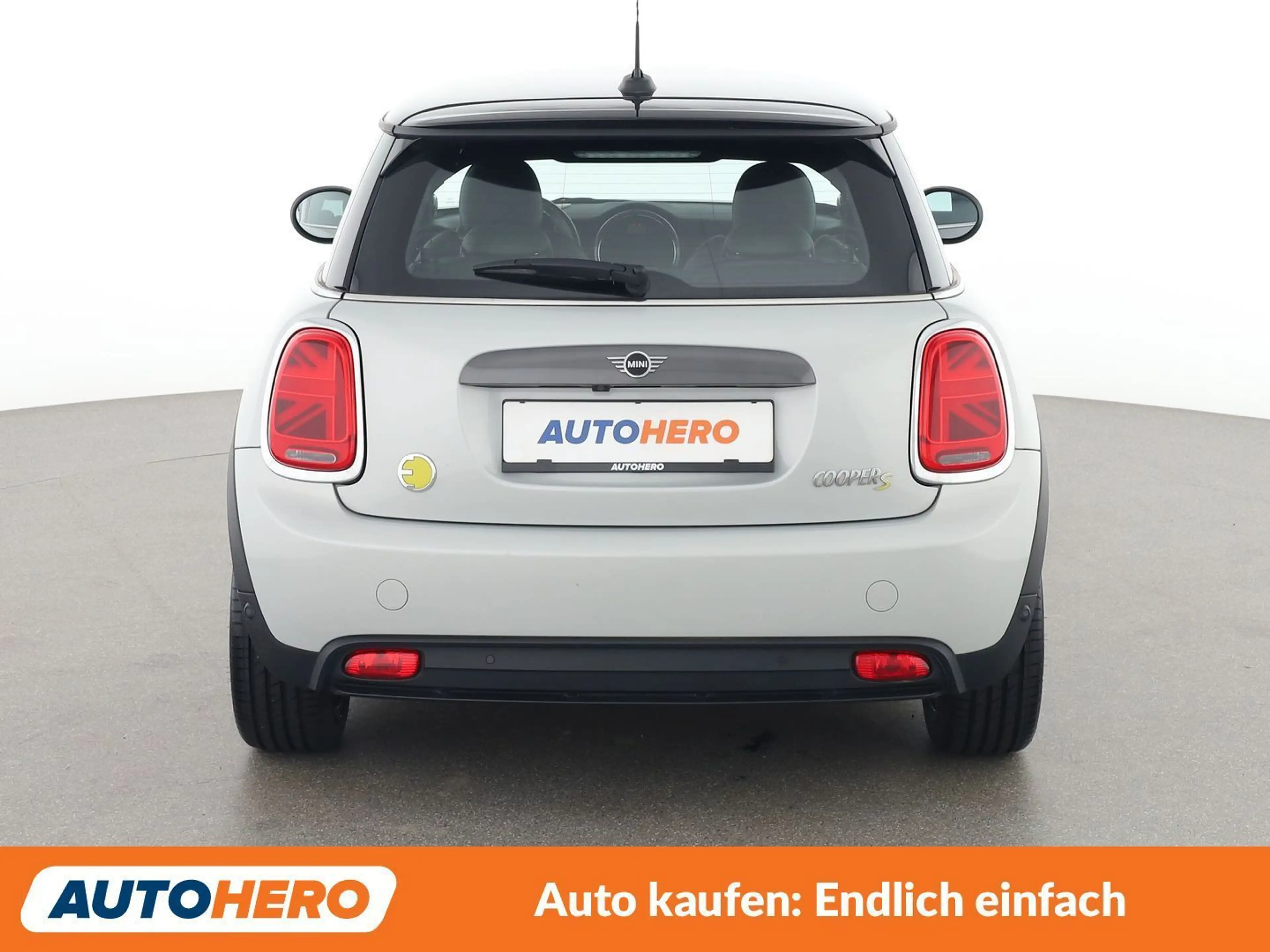 MINI Cooper SE Cooper SE Trim L — photo 5