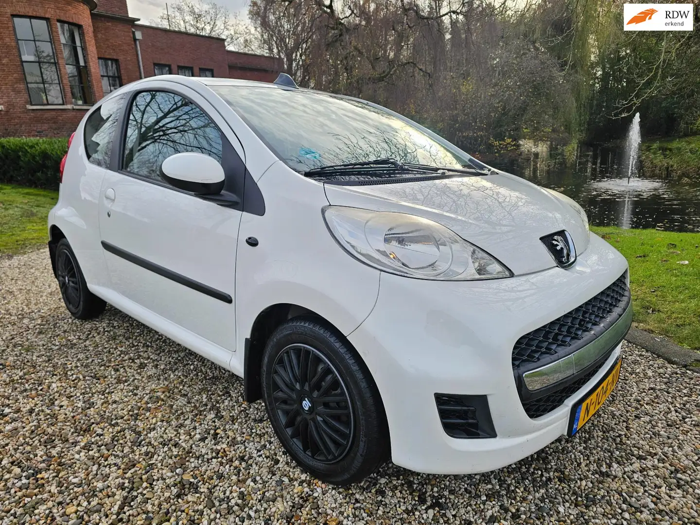 Peugeot 107 1.0-12V Sublime AIRCO *APK:12-2026* Weiß - 1