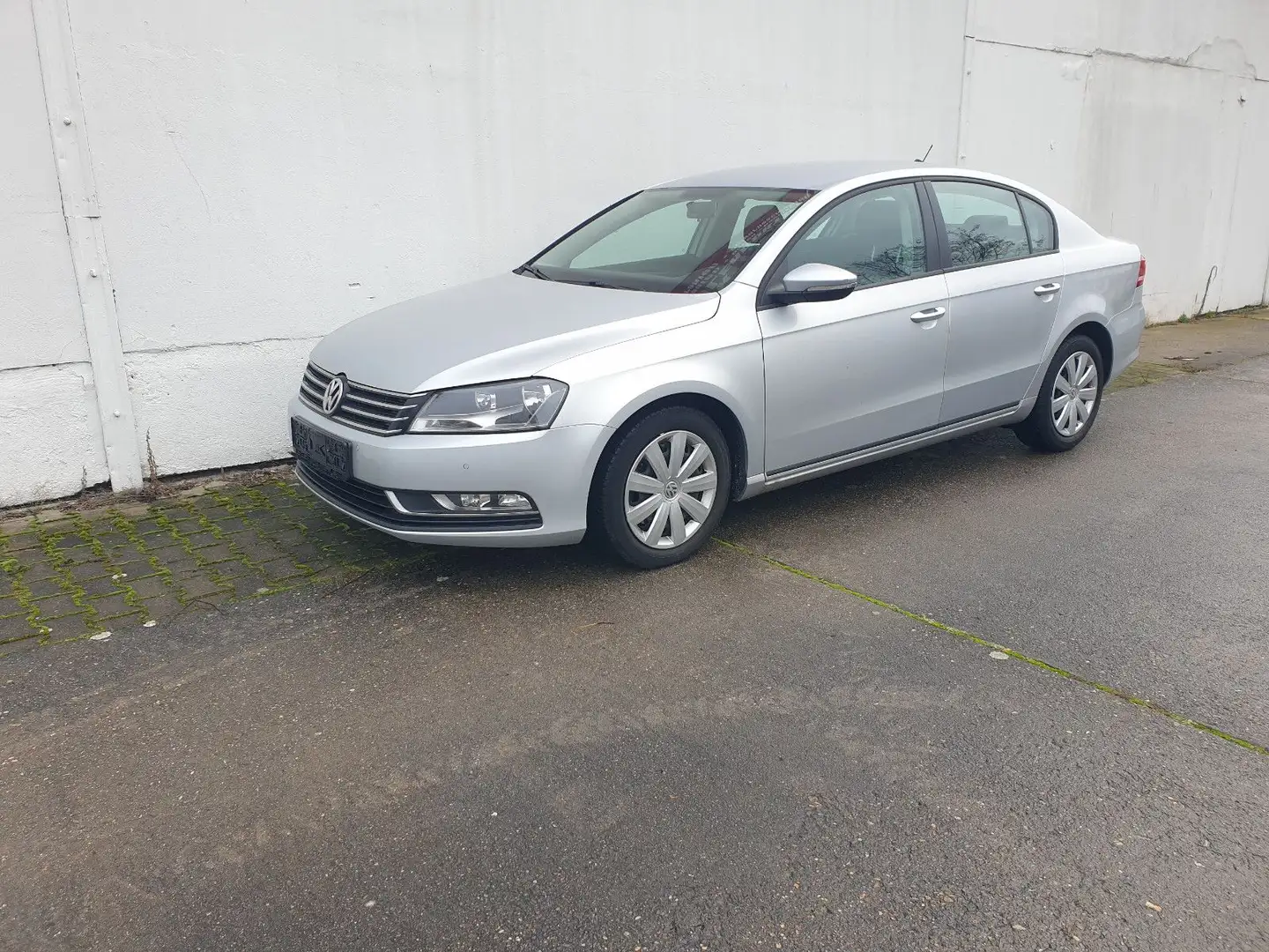 Volkswagen Passat Lim. Trendline BlueMotion/Navi/Standheiz Silber - 1