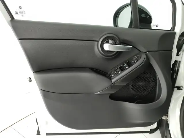 Fiat 500x view 11