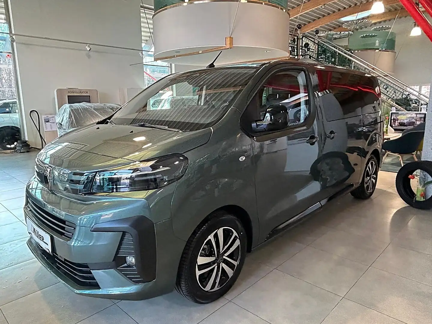 Peugeot Traveller Premium BlueHDi 180 Standard EAT8 Grün - 2