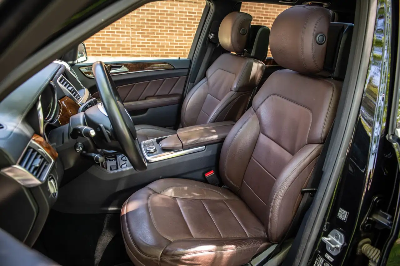 Mercedes-Benz GL-Class снимка Mercedes-Benz GL-Class