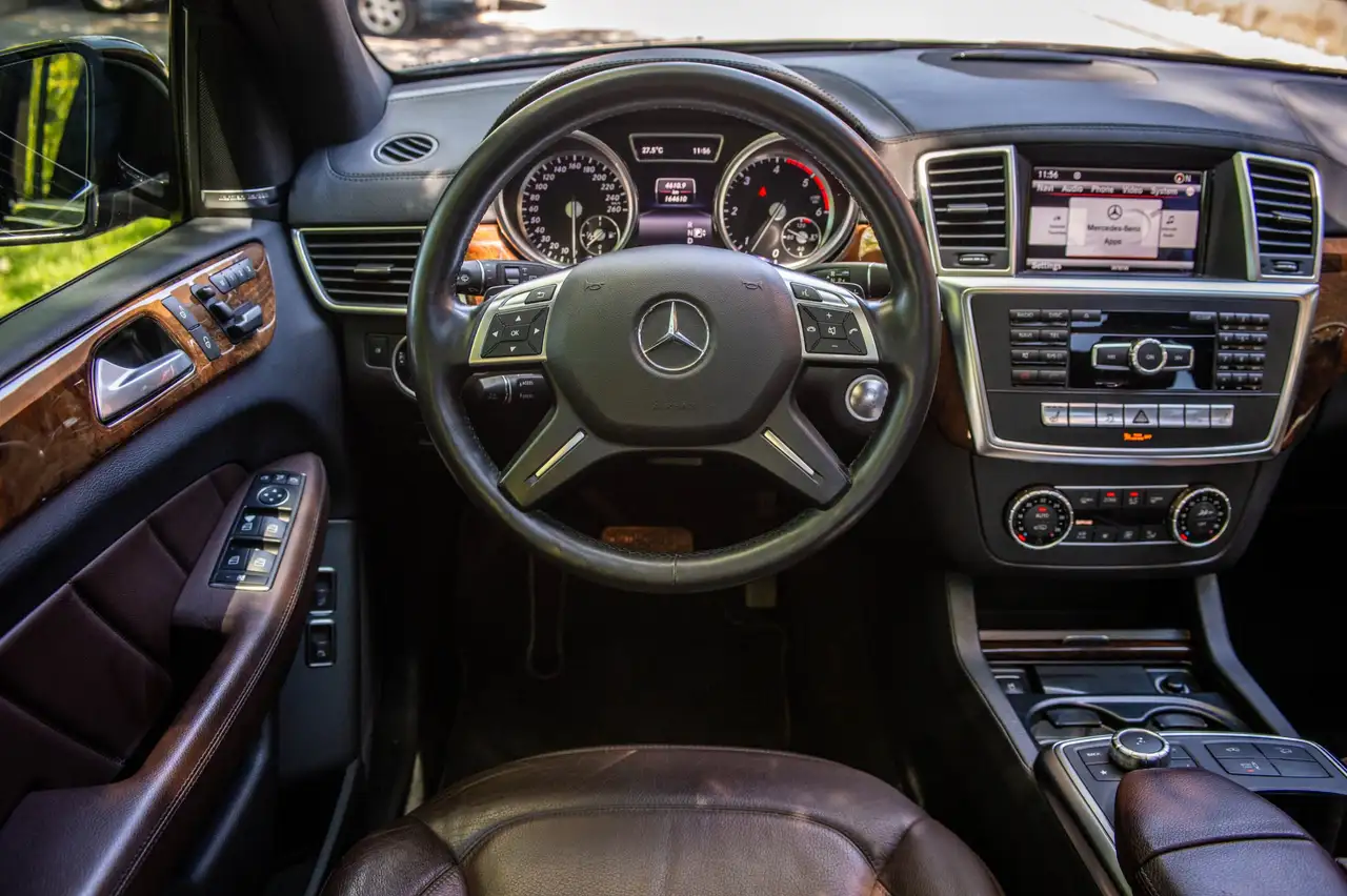 Mercedes-Benz GL-Class снимка Mercedes-Benz GL-Class