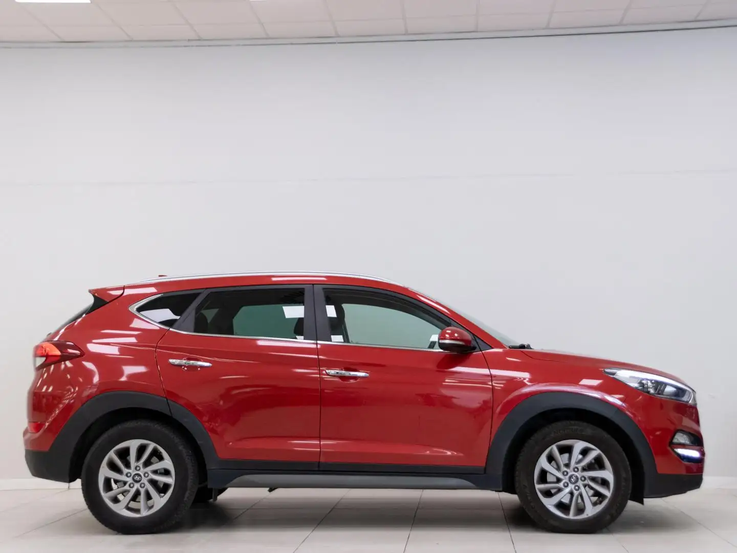 Hyundai TUCSON 1.7CRDI BD Tecno 4x2 Rouge - 2