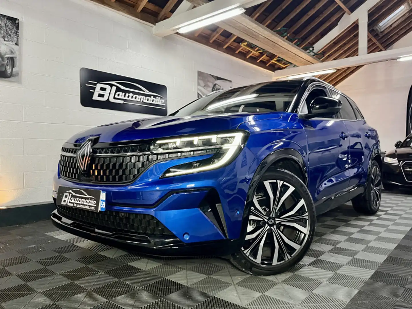 Renault Austral 1.3 TCE MILD HYBRID 160CH ICONIC AUTO Véhicule neuf - 1ère main - 1000 kms Bleu - 1