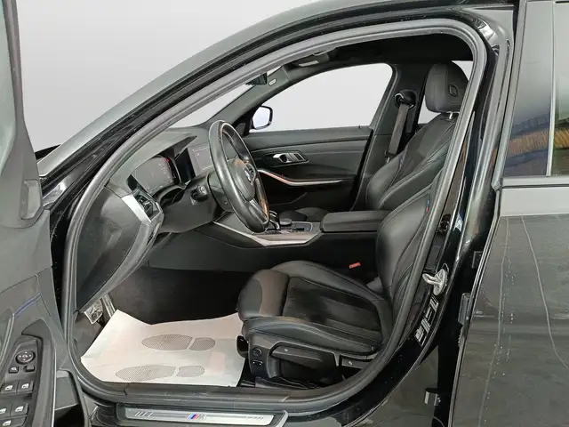 BMW 3 Series view 7