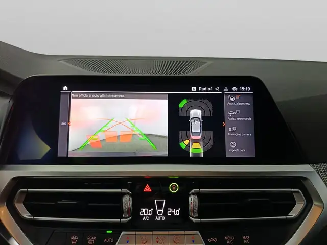 BMW 3 Series view 14