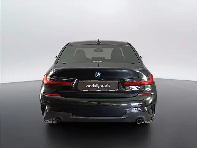 BMW 3 Series view 5