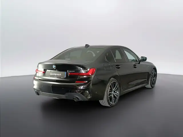 BMW 3 Series view 4