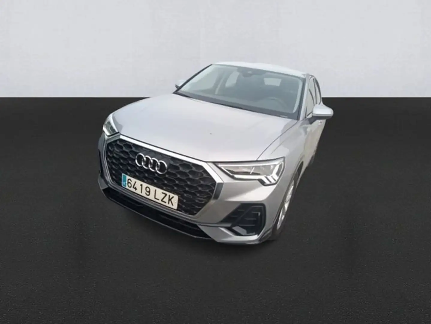Audi Q3 40 TFSI quattro Advanced Plateado - 1