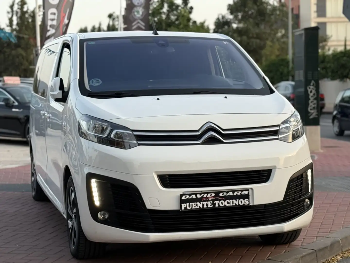 Citroen Spacetourer BlueHDI S&S M Feel 150 Weiß - 2