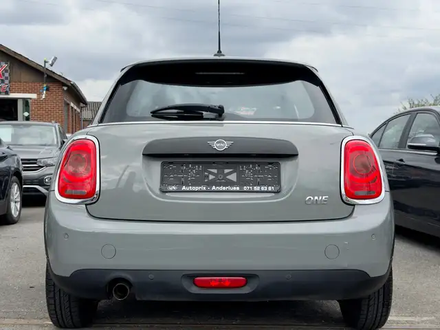 Mini Hatch view 6