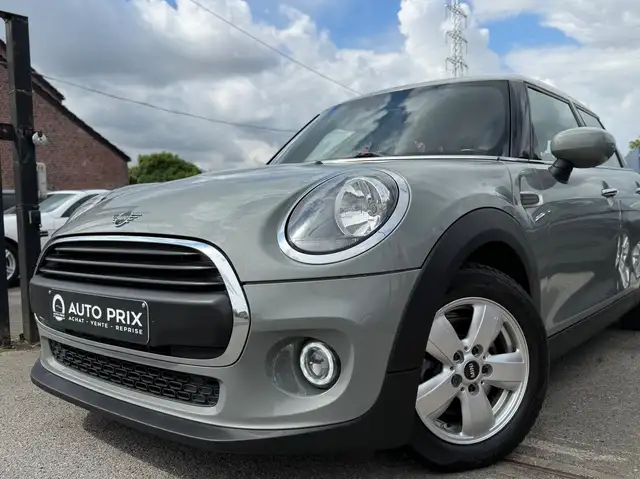 Mini Hatch view 12