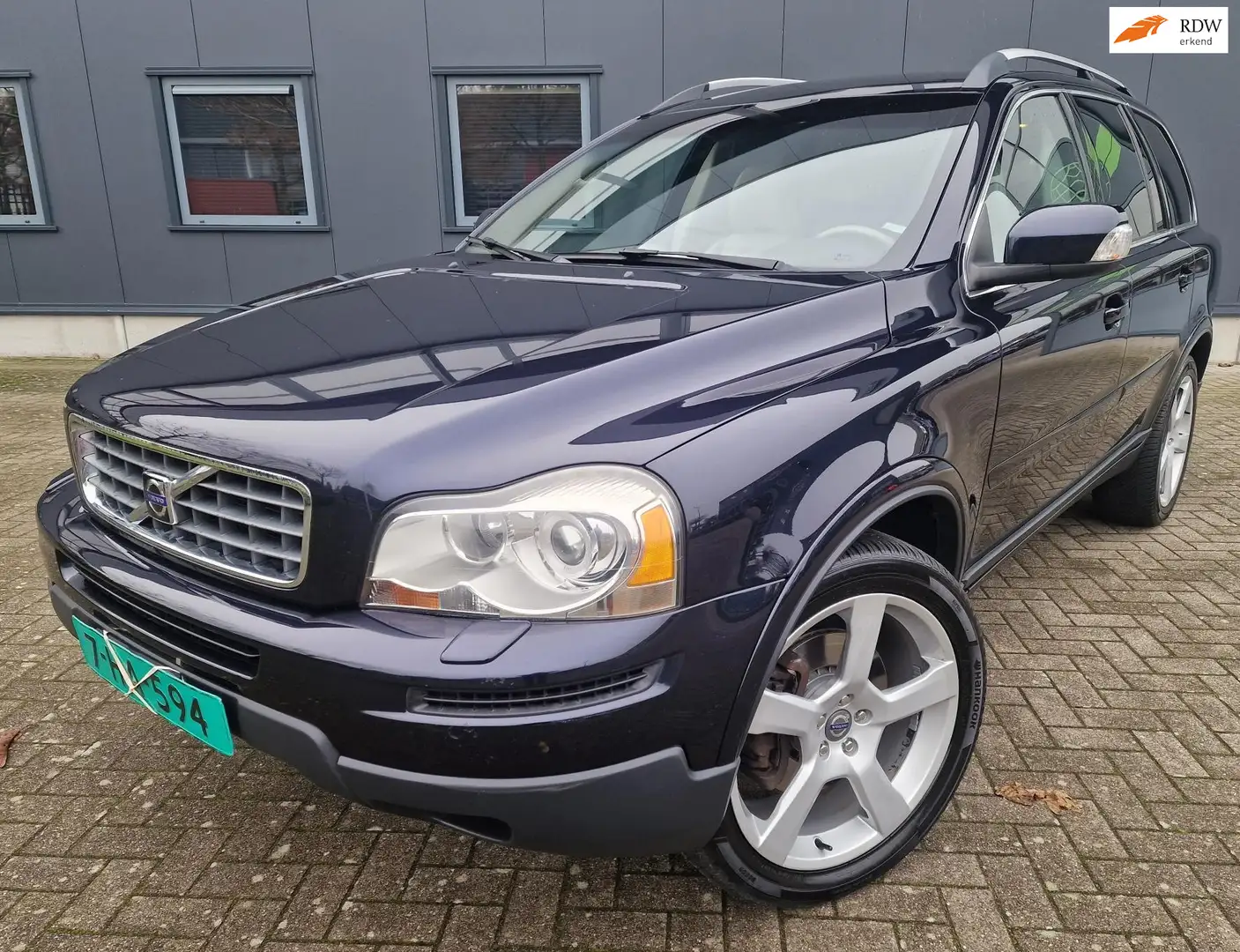Volvo XC90 2.4 D5 Summum netto € 12.350 ex BTW, bijtelvriende Albastru - 1