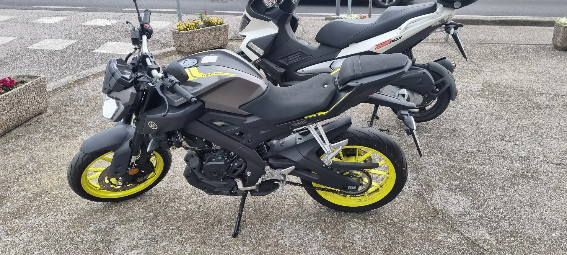 Yamaha MT-125 Gri - 1