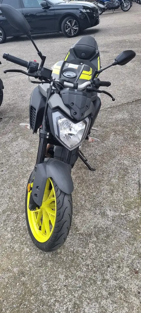 Yamaha MT-125 Gri - 2