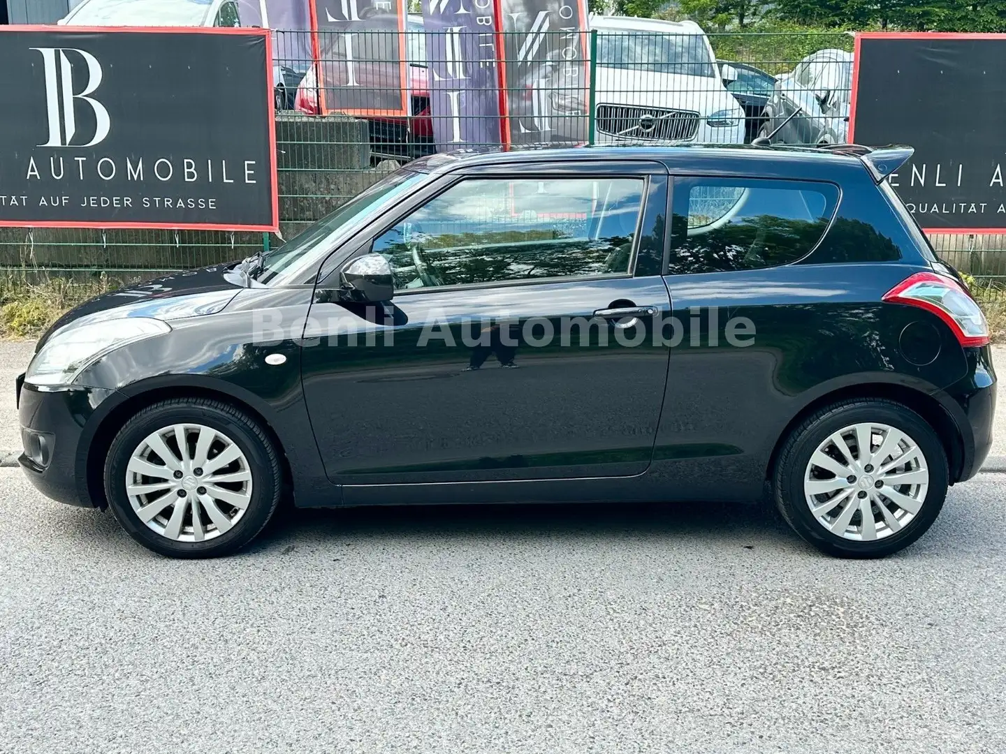 Suzuki Swift Comfort/KLIMA/KEYLESS/TMP/SHZ/USB/MULTI/ Schwarz - 2