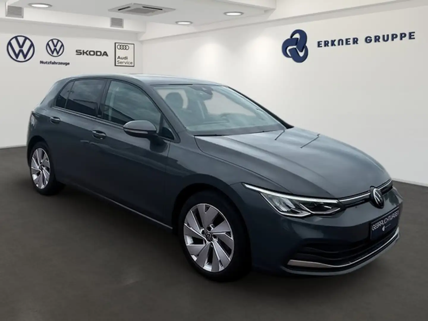 Volkswagen Golf VIII 2.0TDI DSG Move LED+ACC+KAMERA+DAB++ Grijs - 2