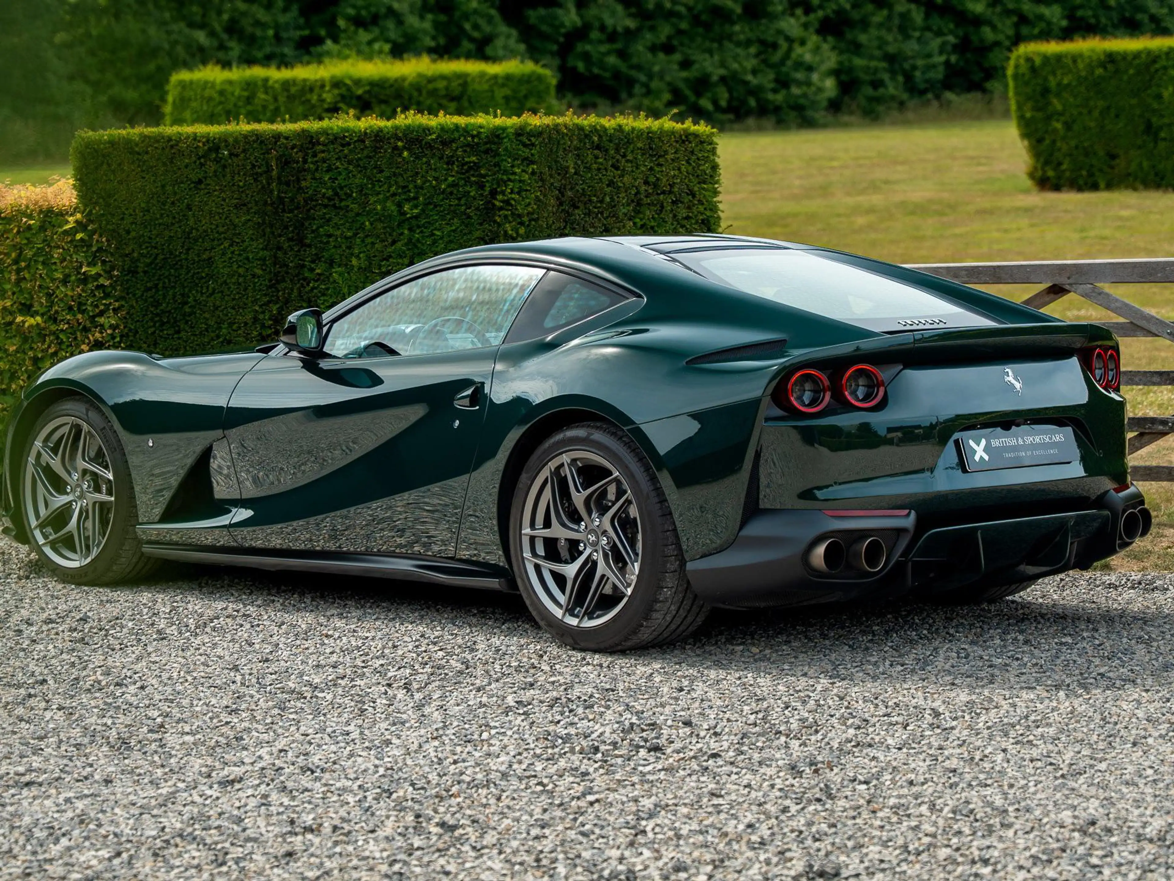 Ferrari 812 812 Superfast / Racing British Green / VAT Incl. — photo 2