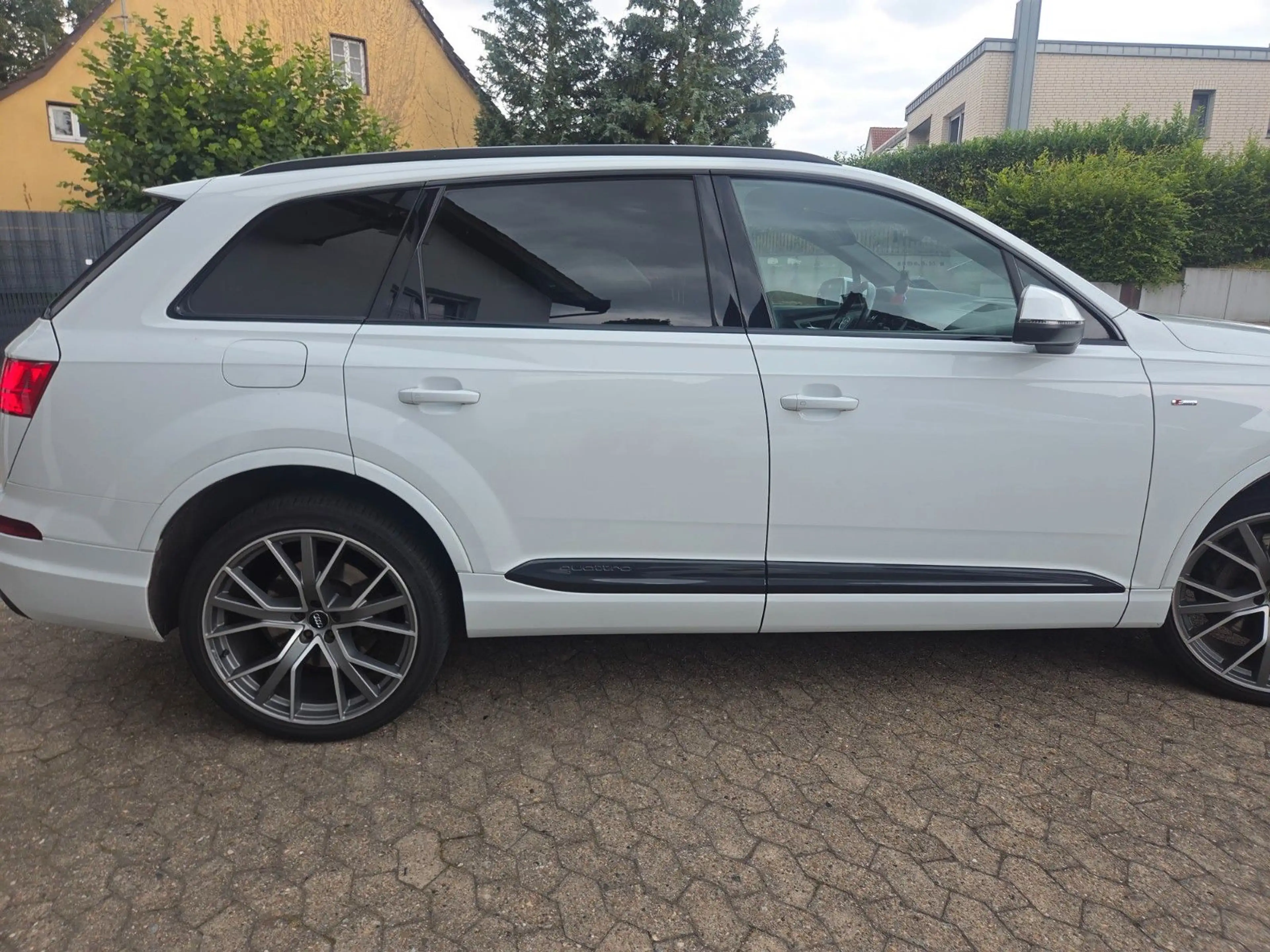 Audi Q7 3.0 TDI quattro 3x S line/22Zoll/Pano/7 Sitze — photo 11