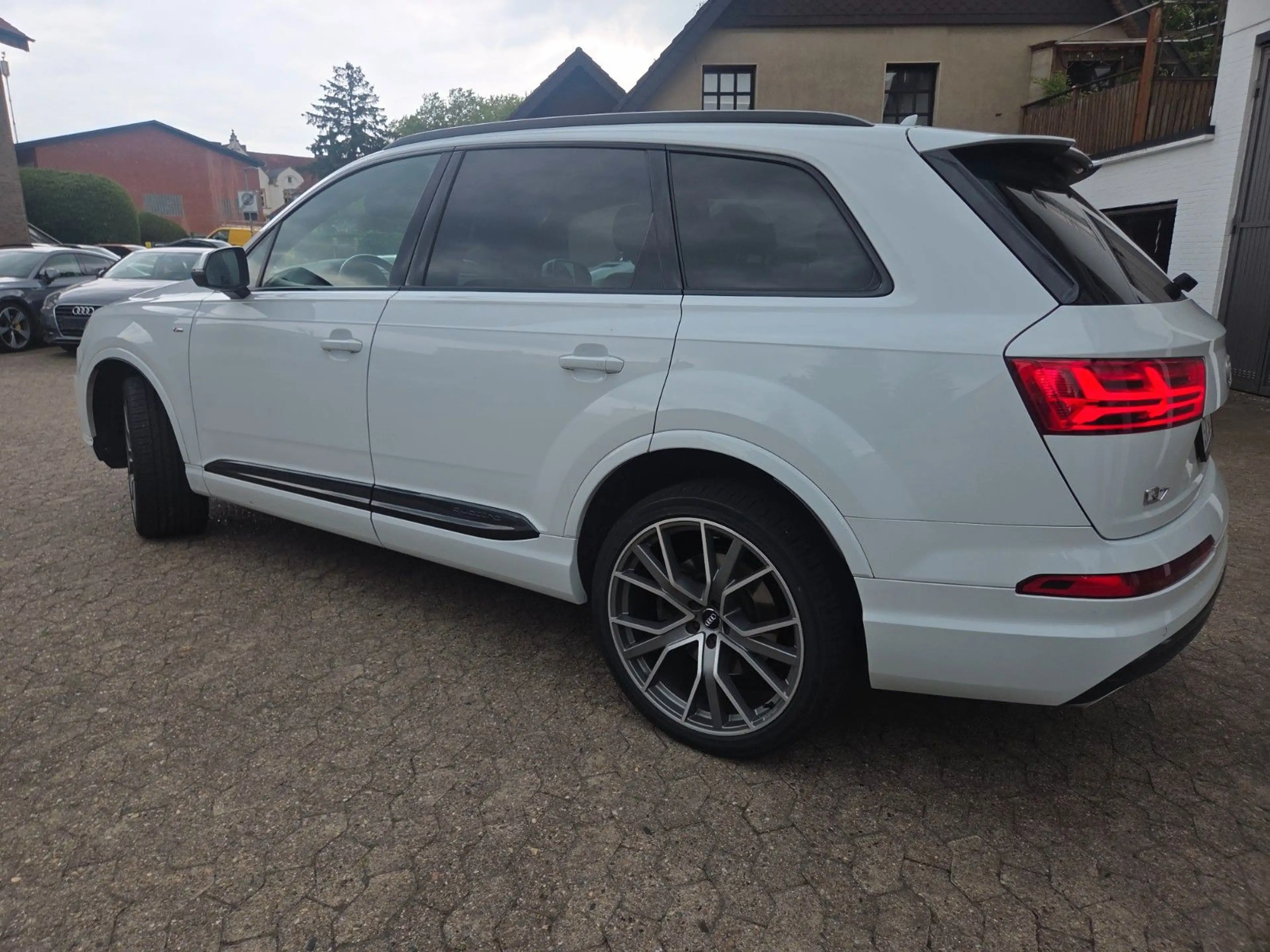 Audi Q7 3.0 TDI quattro 3x S line/22Zoll/Pano/7 Sitze — photo 6