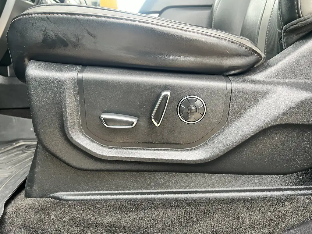 2018 Ford F-350 Super Duty Platinum Crewcab 176 | MoonRoof | Ultimate Pkg | U — photo 7