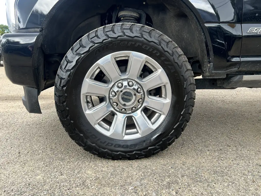 2018 Ford F-350 Super Duty Platinum Crewcab 176 | MoonRoof | Ultimate Pkg | U — photo 3