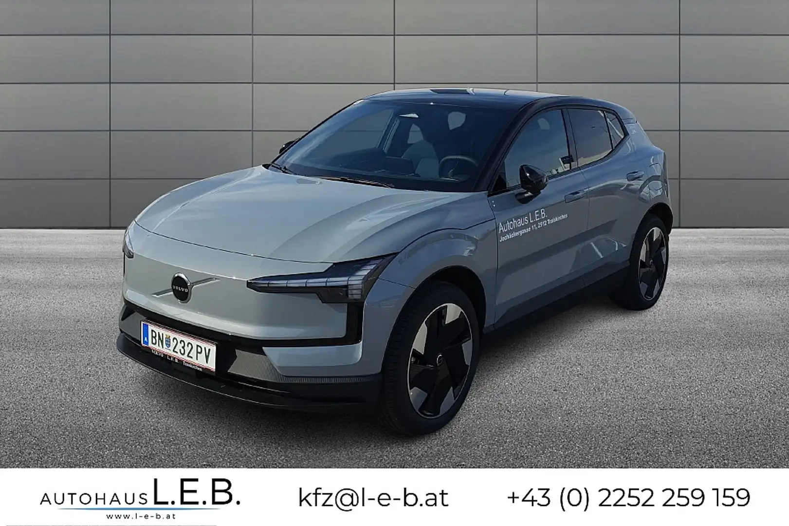 Volvo EX30 Single Motor Extended Range 69kWh Plus Grau - 1