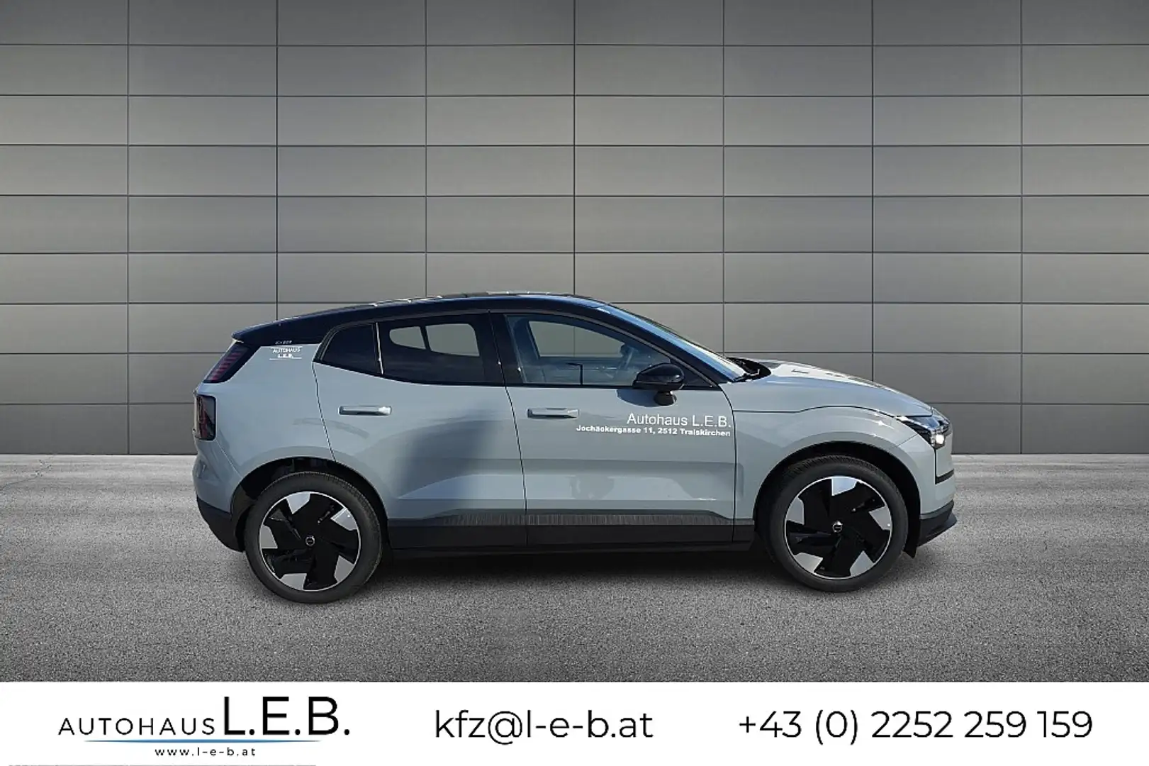 Volvo EX30 Single Motor Extended Range 69kWh Plus Grau - 2