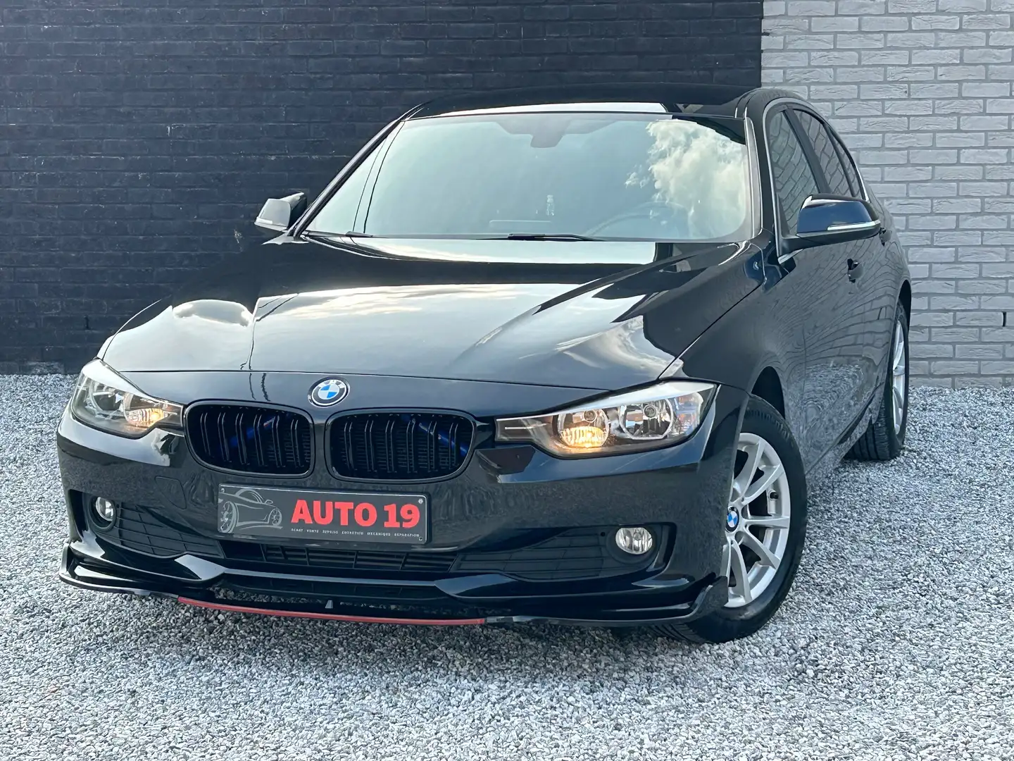 BMW 316 d ( moteur 2.0 disel)!!!!!!! Schwarz - 2