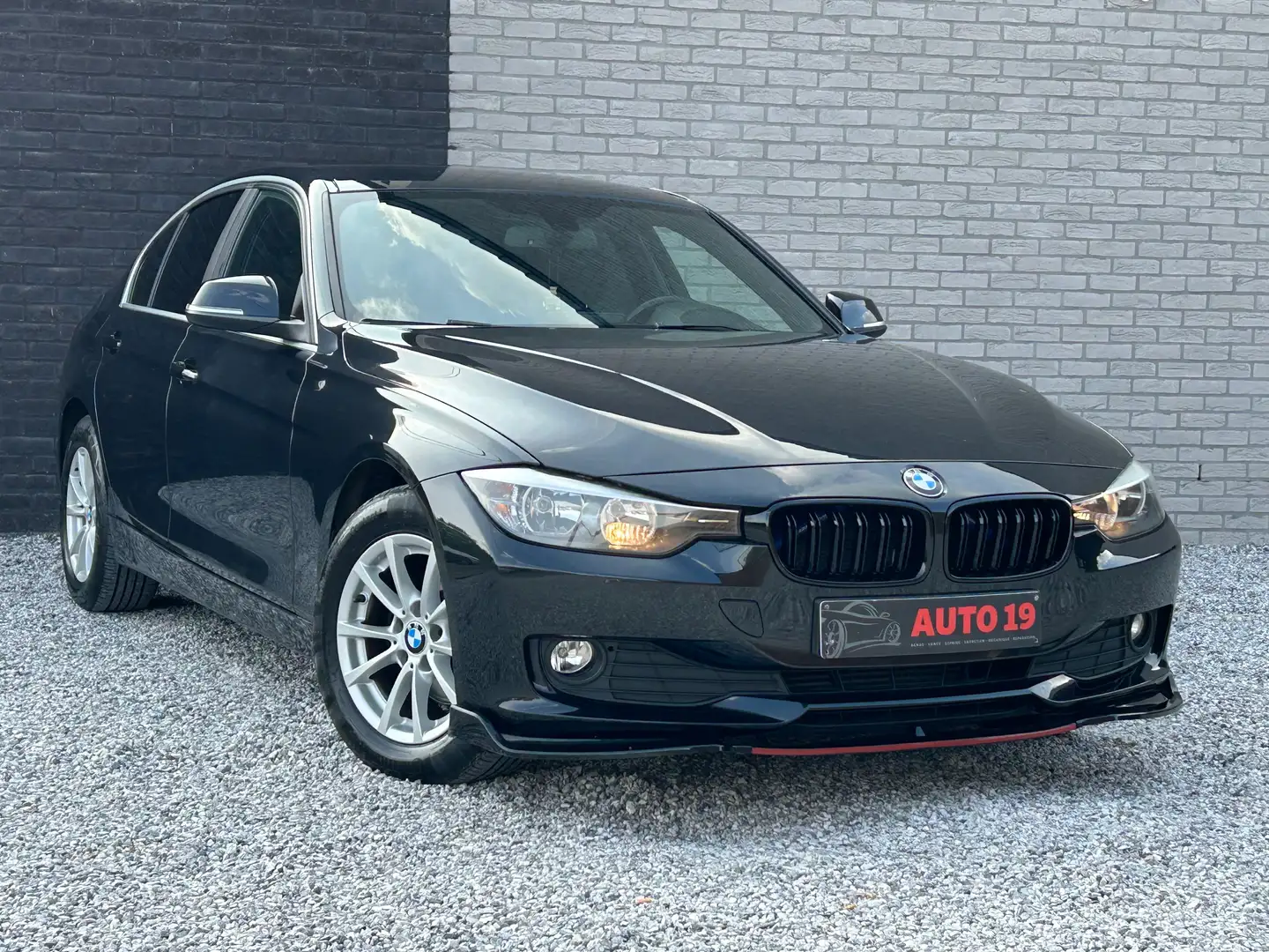 BMW 316 d ( moteur 2.0 disel)!!!!!!! Schwarz - 1