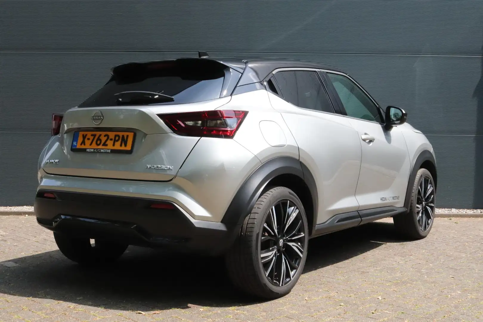 Nissan Juke 1.0 DIG-T N-Design | Navigatie | Camera | Cruise | Grijs - 2